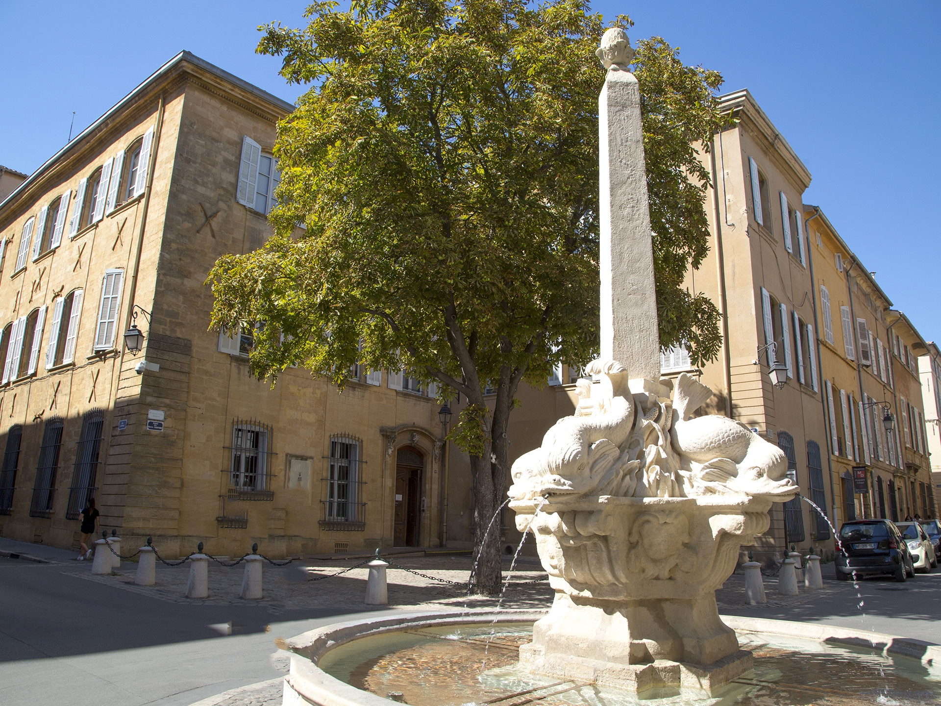 Fontaine des Quatre Dauphins • Aix en Provence - Office de Tourisme